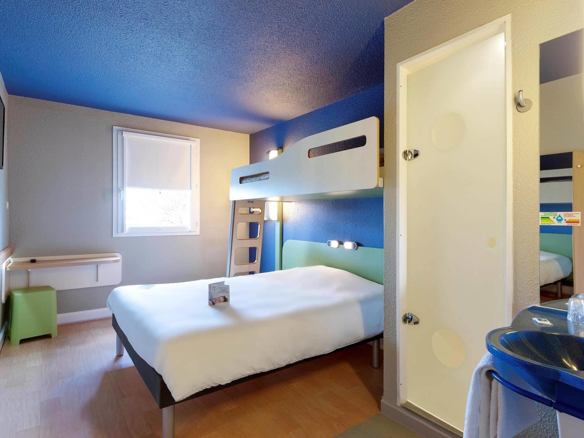 Ibis Budget La Roche Sur Yon Vendespace Mouilleron-le-Captif ภายนอก รูปภาพ