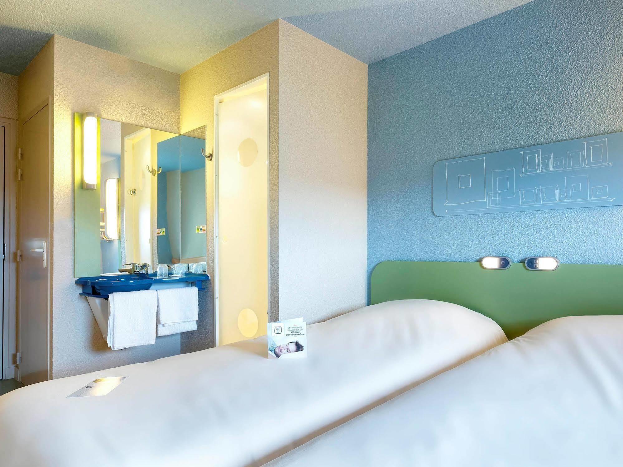 Ibis Budget La Roche Sur Yon Vendespace Mouilleron-le-Captif ภายนอก รูปภาพ