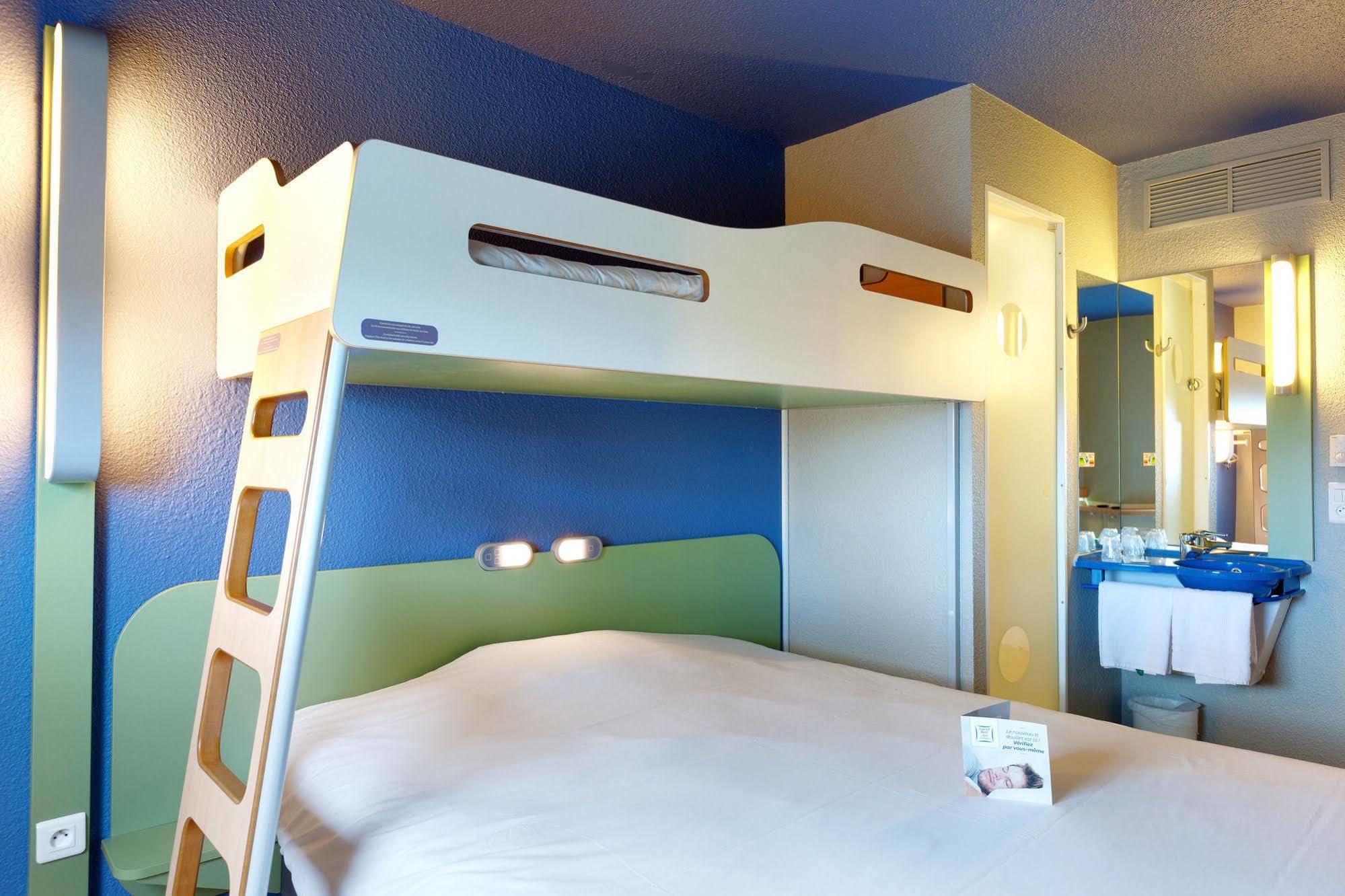 Ibis Budget La Roche Sur Yon Vendespace Mouilleron-le-Captif ภายนอก รูปภาพ